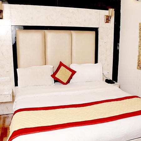 Hotel Plazzo Igi Nowe Delhi Zewnętrze zdjęcie