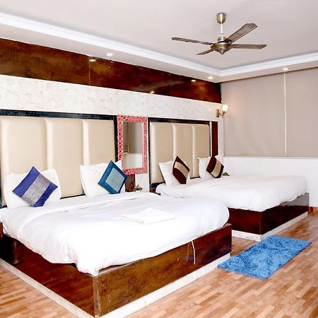 Hotel Plazzo Igi Nowe Delhi Zewnętrze zdjęcie