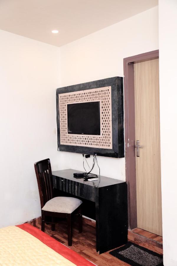 Hotel Plazzo Igi Nowe Delhi Zewnętrze zdjęcie