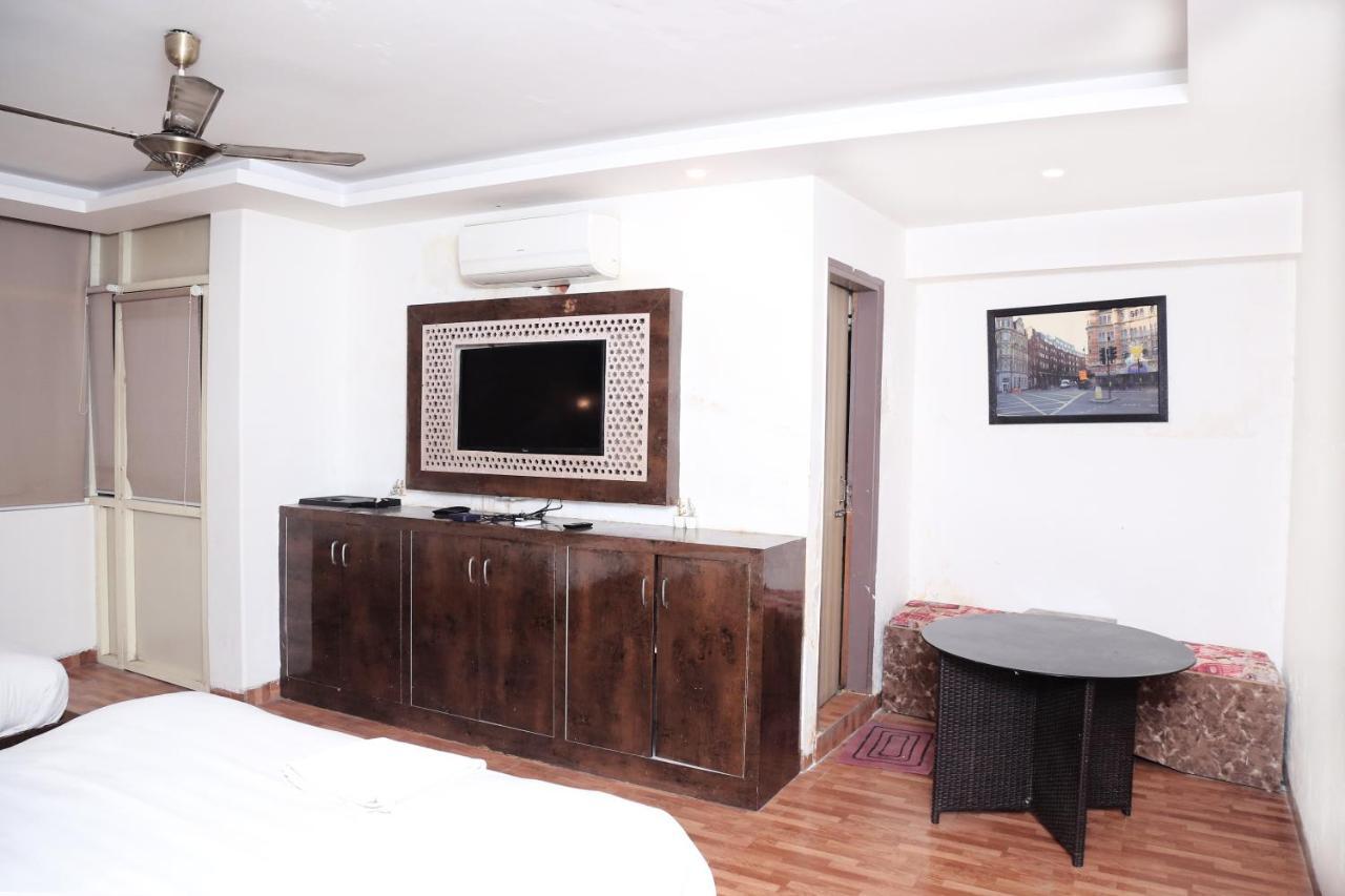 Hotel Plazzo Igi Nowe Delhi Zewnętrze zdjęcie