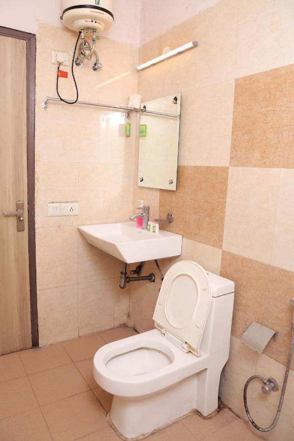 Hotel Plazzo Igi Nowe Delhi Zewnętrze zdjęcie